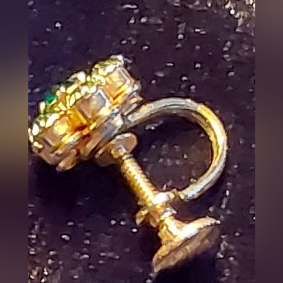 VINTAGE EMERALD GREEN BROOCH/EARRINGS SET - Picture 4 of 4